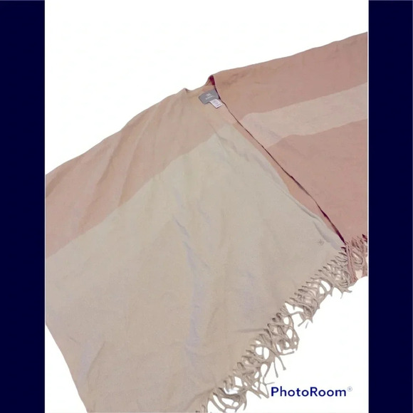 SOIA & KYO Poncho - Picture 5 of 8